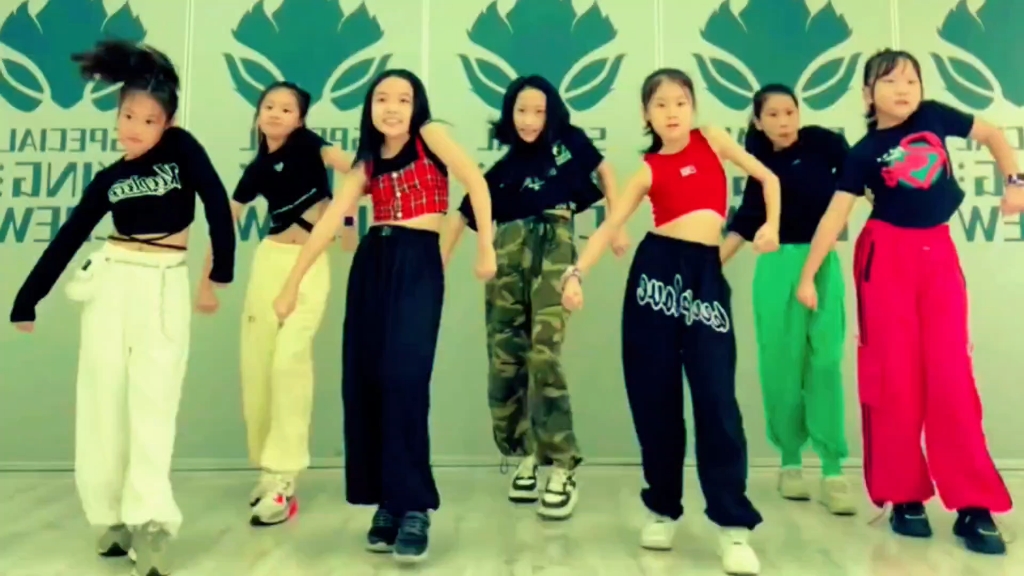 上热门#舞蹈小金灵#少儿舞蹈#课堂训练#随拍