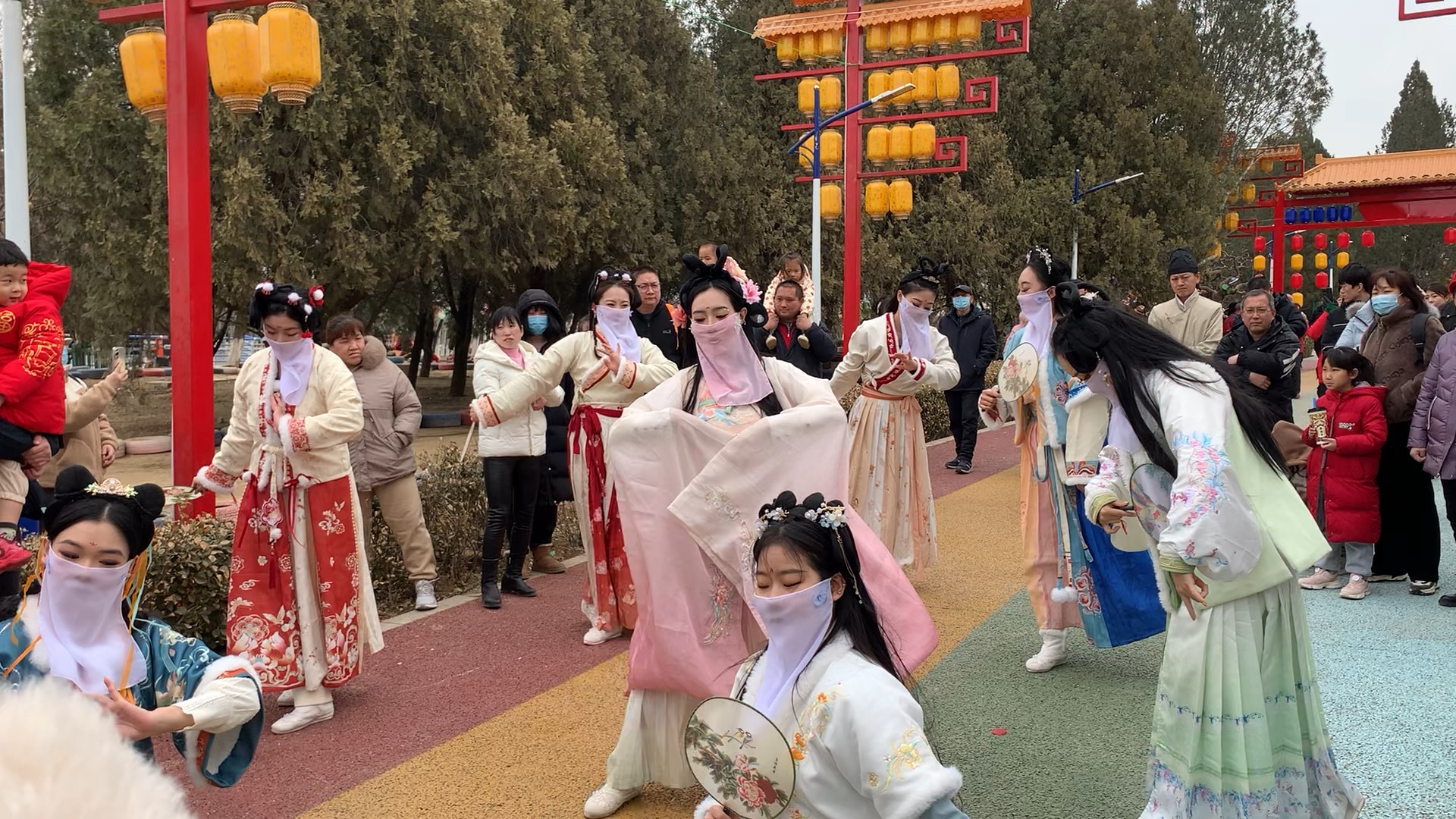 青龙湖公园庙会舞蹈表演2024.02.14（2）