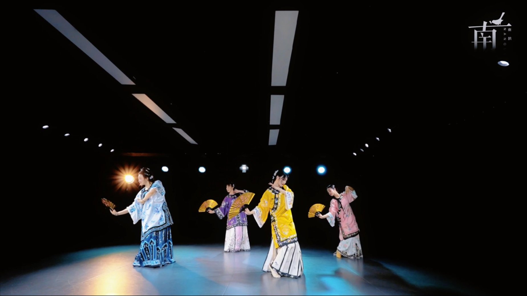 【南鹊古典舞社】-「戏文说」诉不清是曲难散，是情难断，是命难