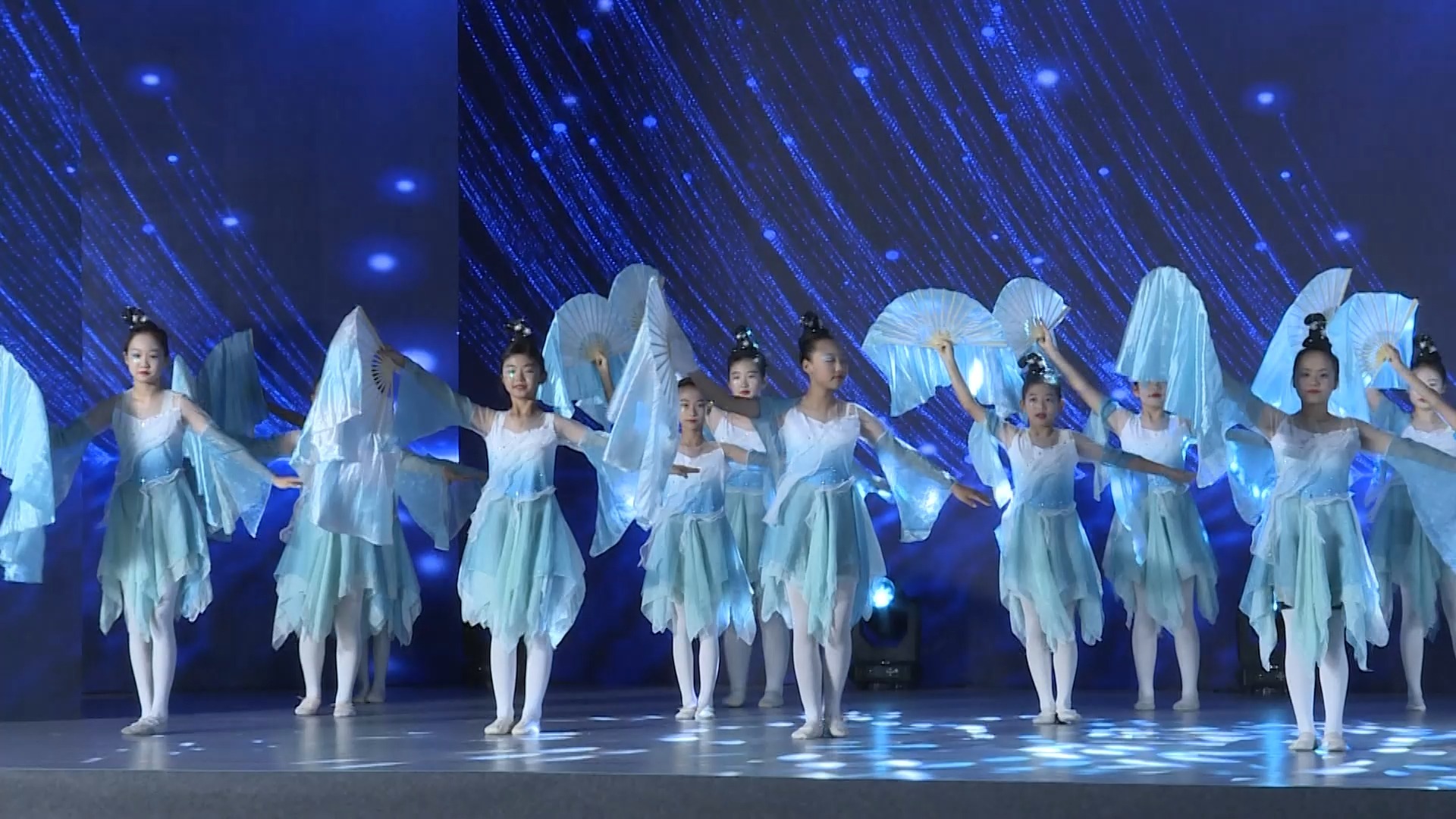 47 舞蹈《我家门前有小河》