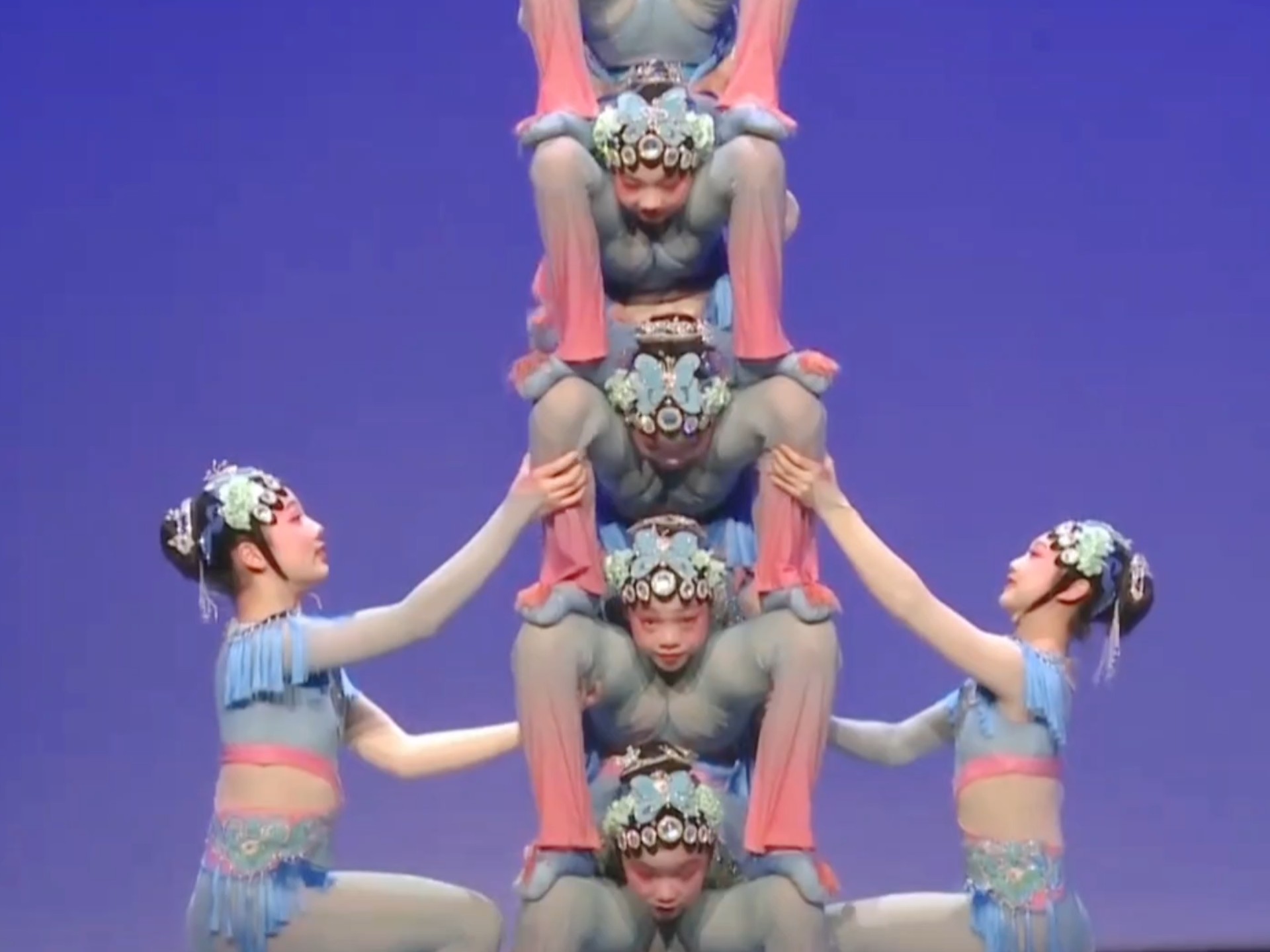 湖南杂技团  ——女子集体柔术（柔美艺术得极致）