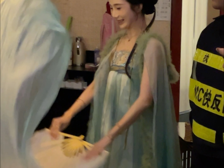 候场中的喆喆超级认真，超级可爱！