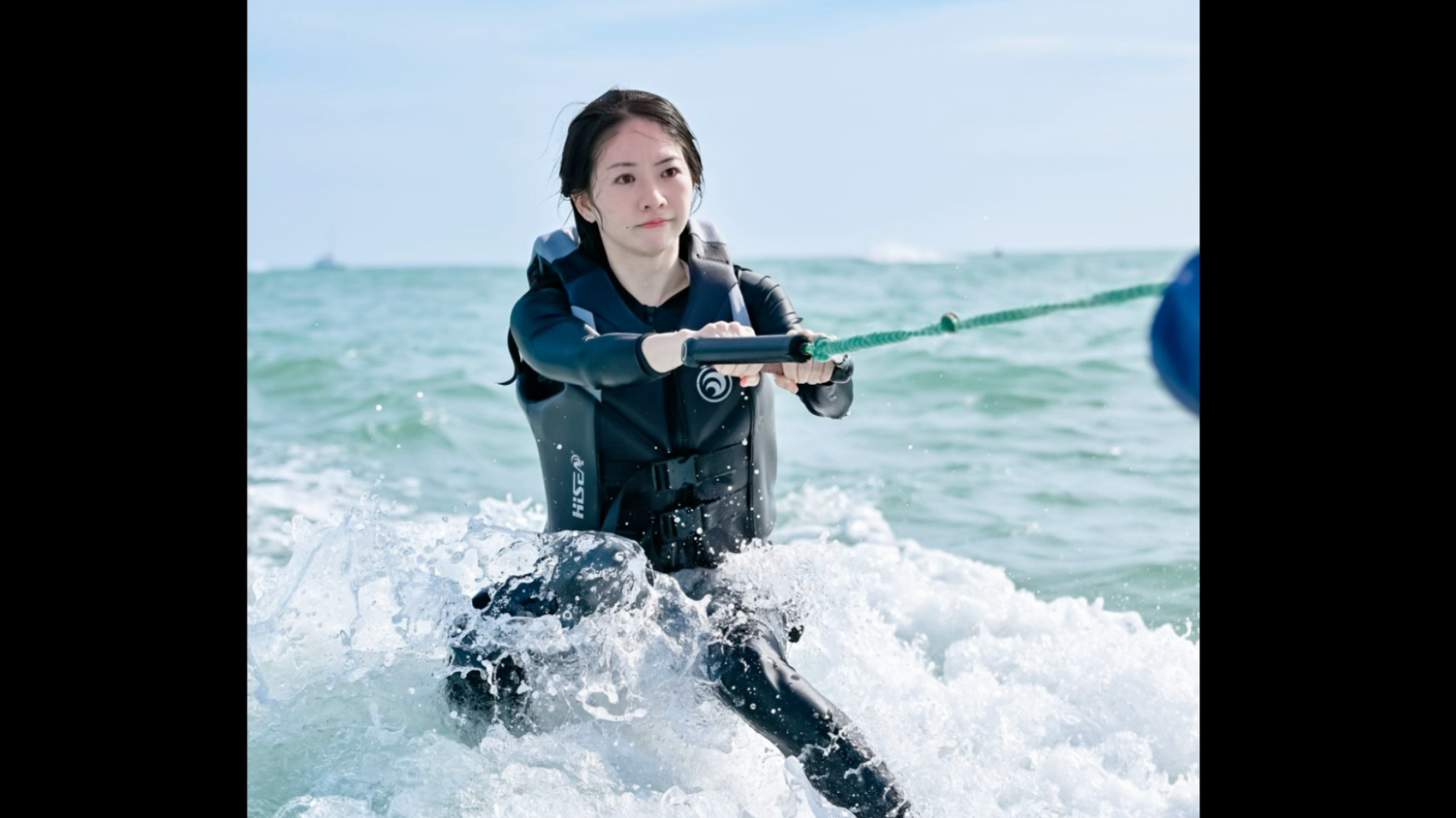 三亚尾波冲浪，一整个又菜又爱玩～下到海里懵了，我在哪，在干什么，海