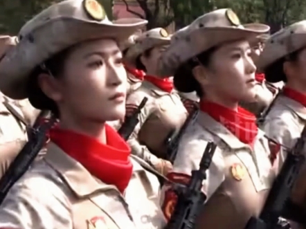 女兵风采美如画