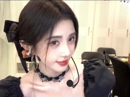 #鞠婧祎 舞台超美！小魔女 @鞠婧祎 好好休息！#鞠婧祎王者荣耀共