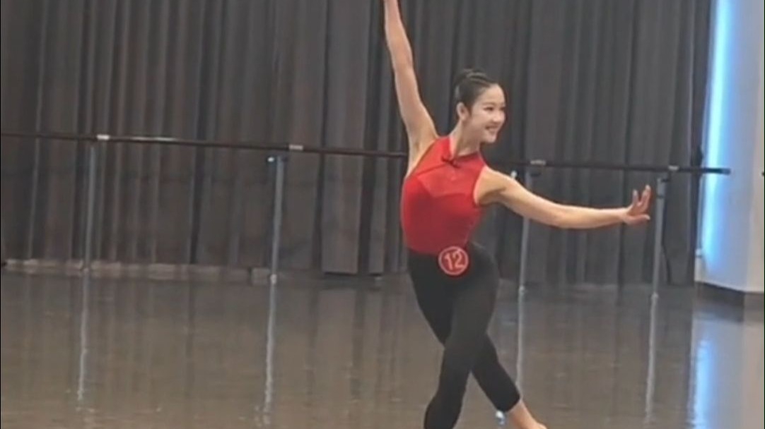 北京舞蹈学院新秀，过于优秀