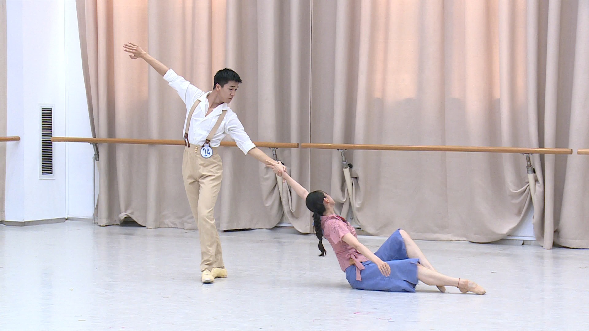 舞剧《海的一半》双人舞选段