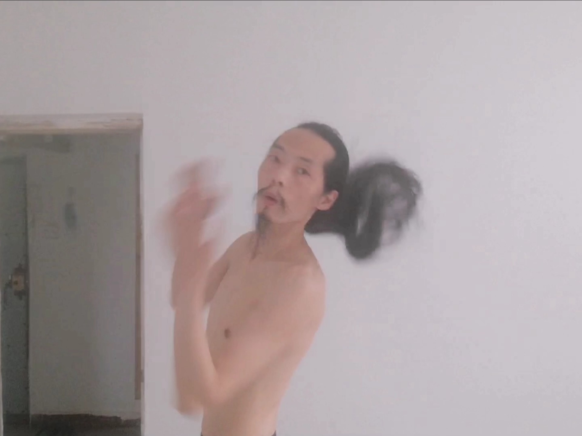 《野境幽灵》之挂尾发型之九