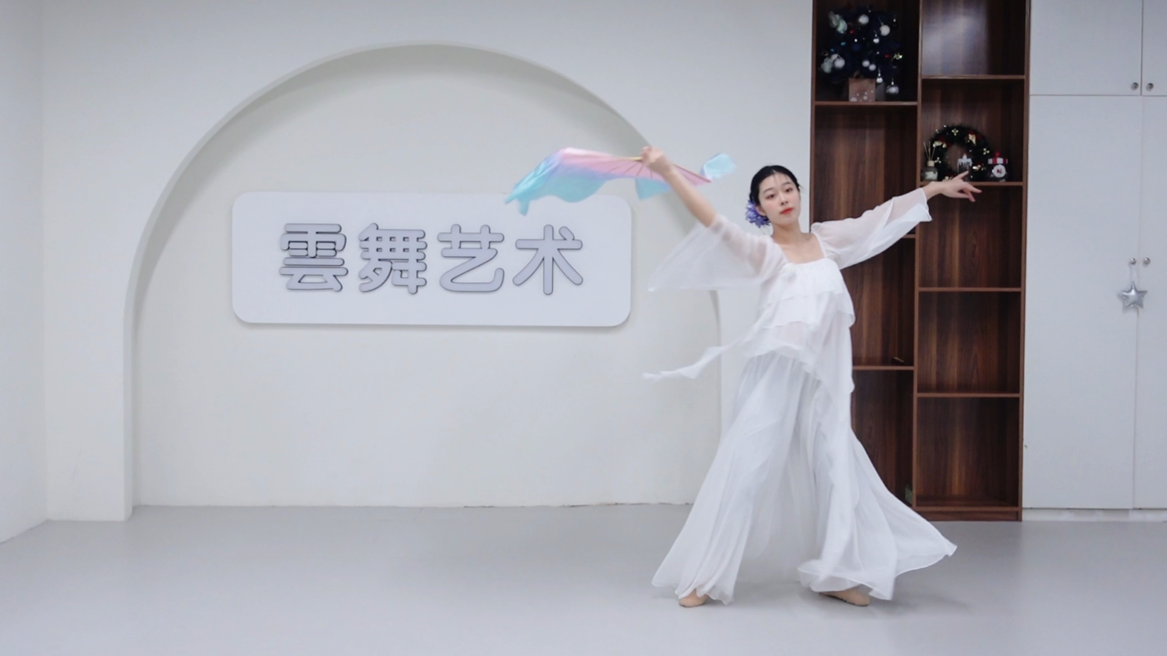 三月来百草开盈香满袖万物苏～