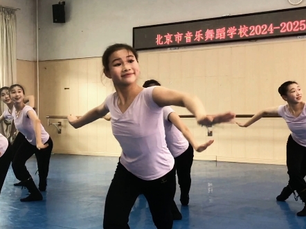 北音舞小王老师舞蹈教学成果展示！《四岁的海骝马》