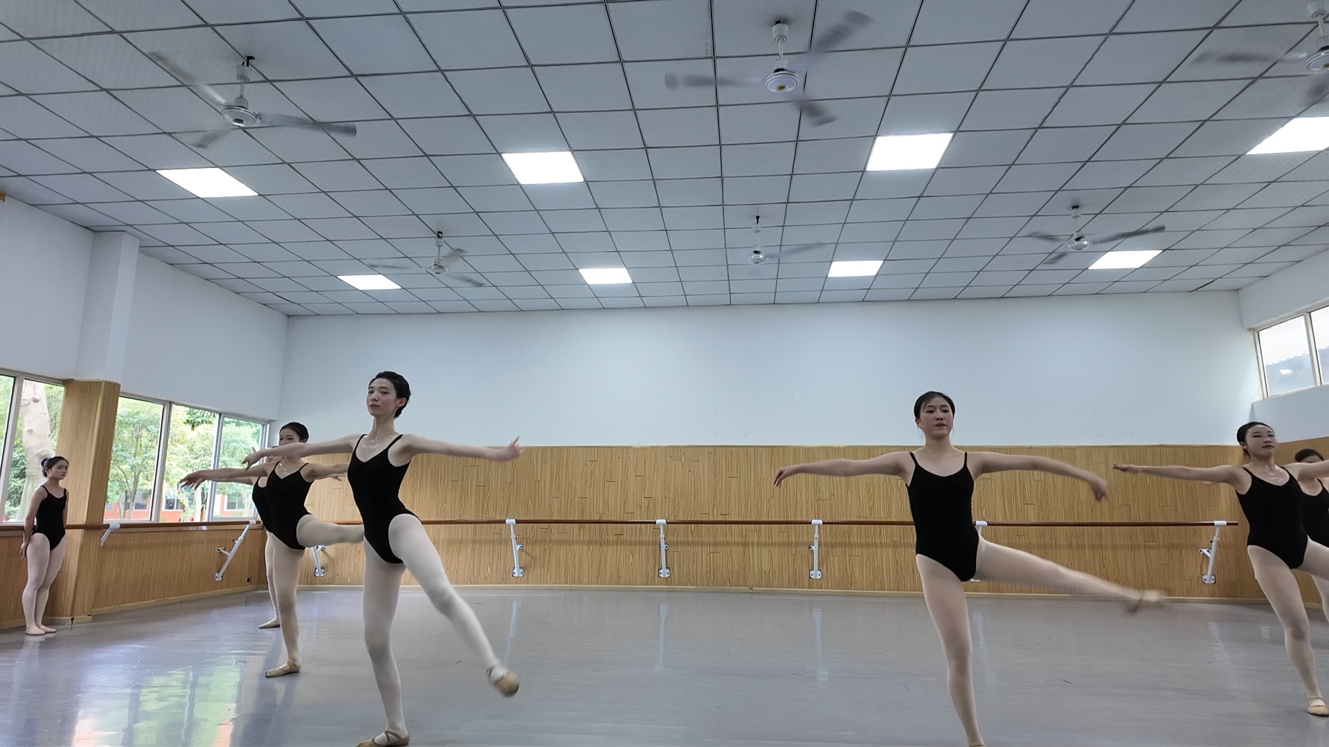 把下行进踢旁腿、期末考试