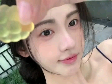 网友们，你们看，我的偶像鞠婧祎竟然不知道什么时候起，爱像是一碗