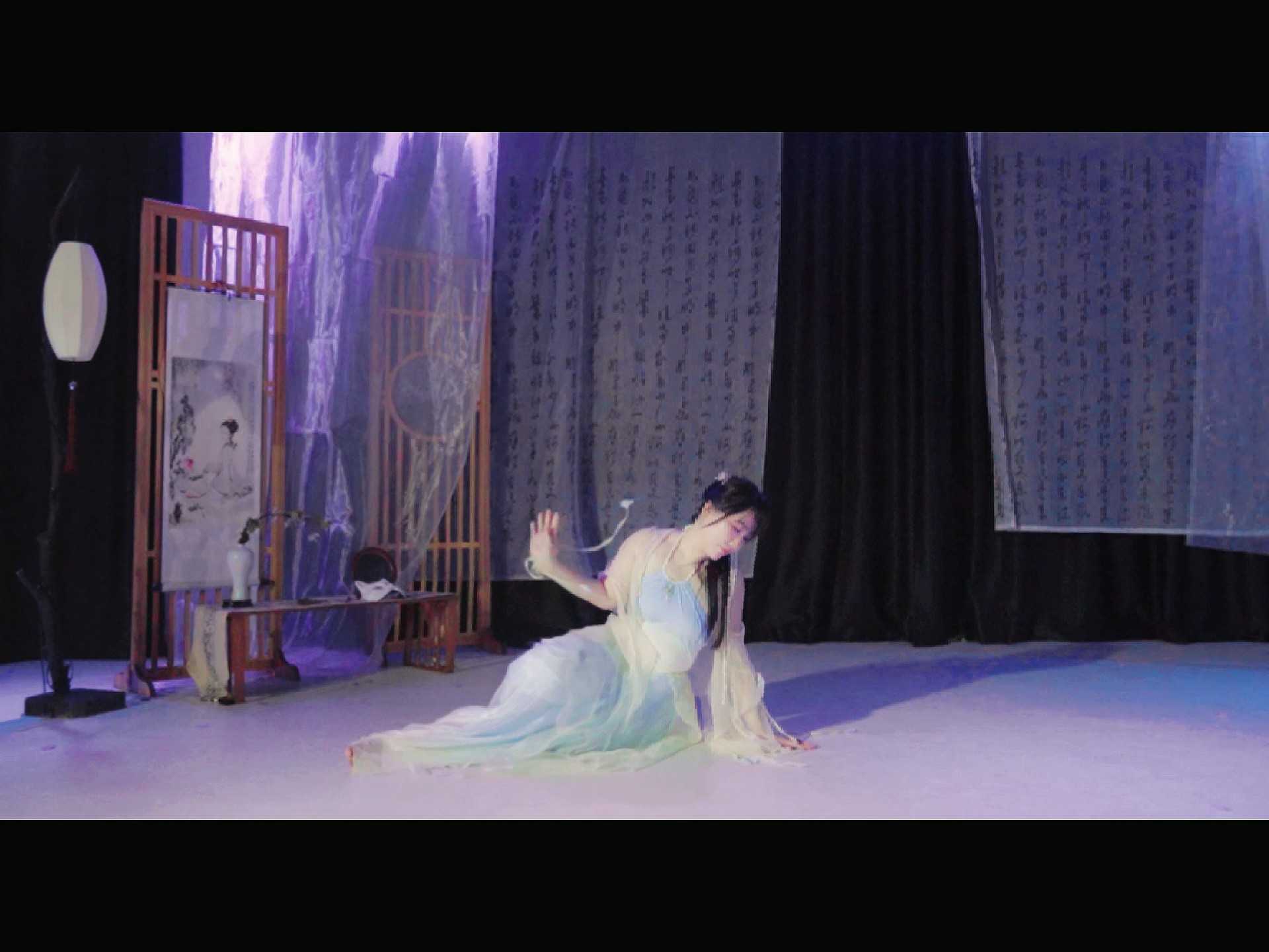 #无情画#“韩大哥，没有灵根真的不能修仙吗?”惊鸿照影，情根难