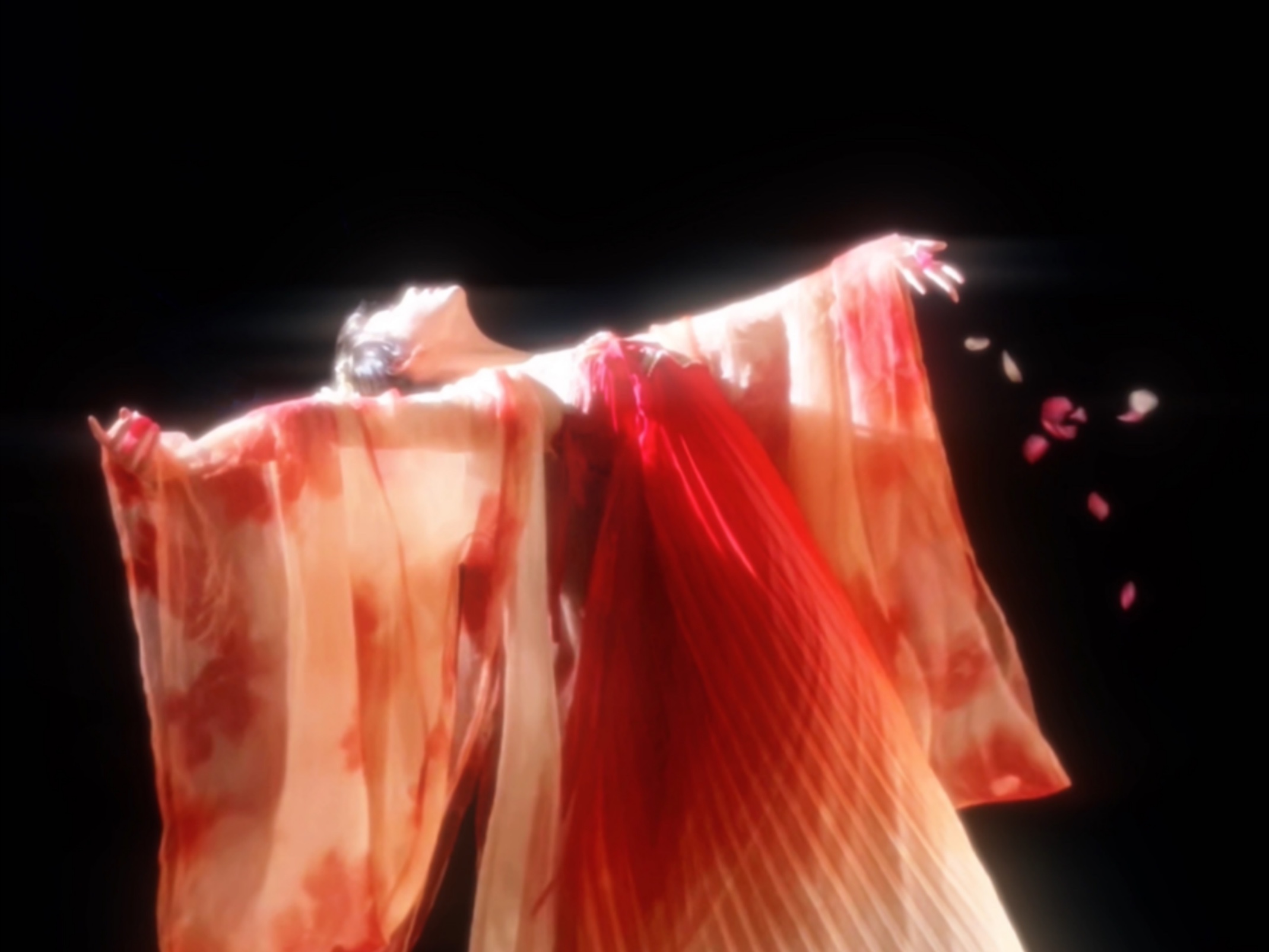 “云想衣裳花想容 春风拂槛露华浓”