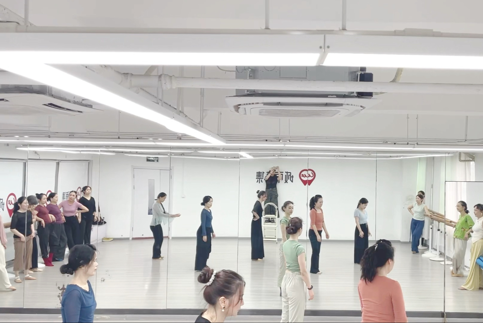 今天重回小熊老师课堂，上了两节课，《半壶纱》和《如愿》
