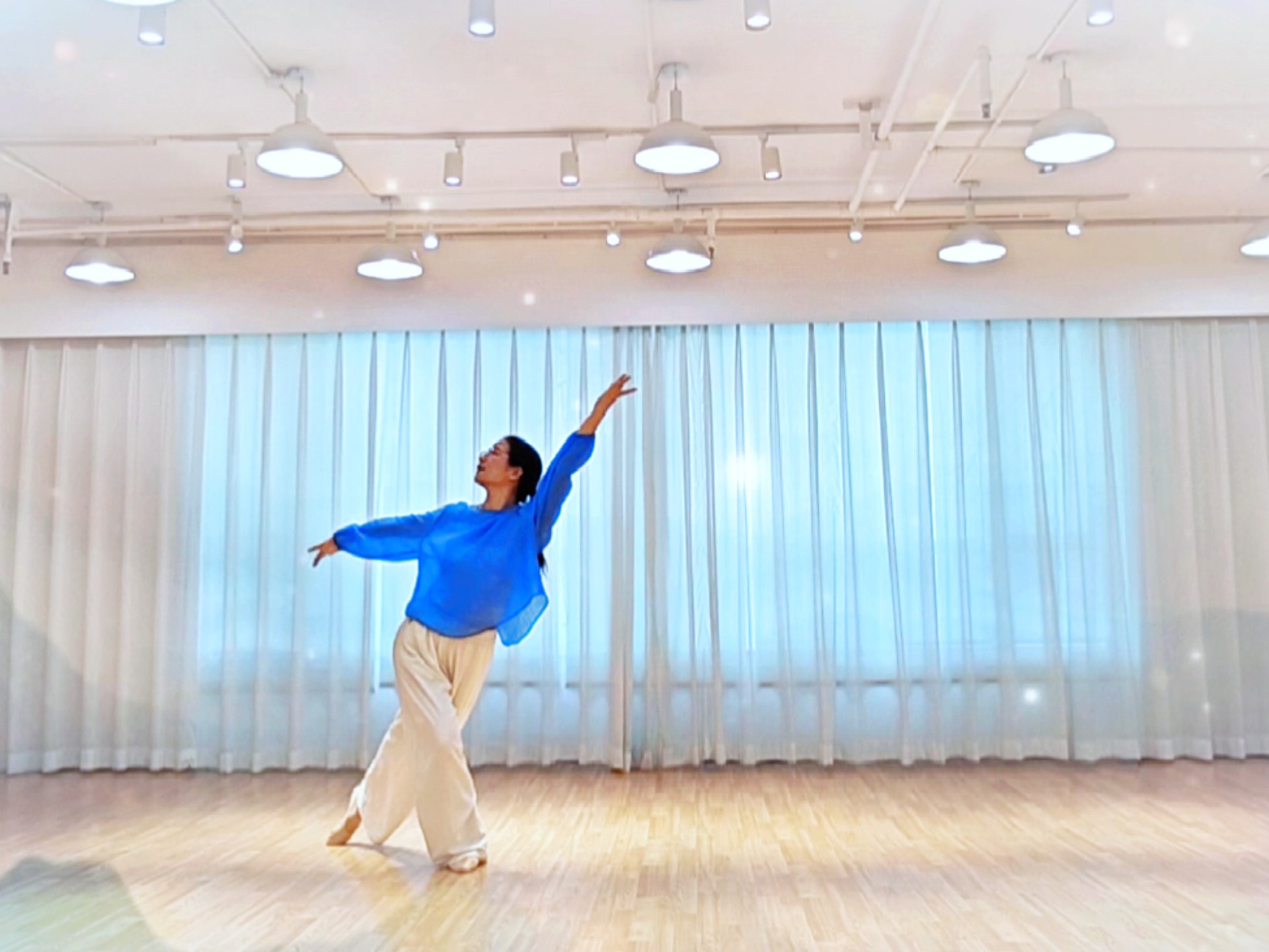 《摇臂组合》“风摇水花碧，日落林影清”一支适合纳凉的曲子，让