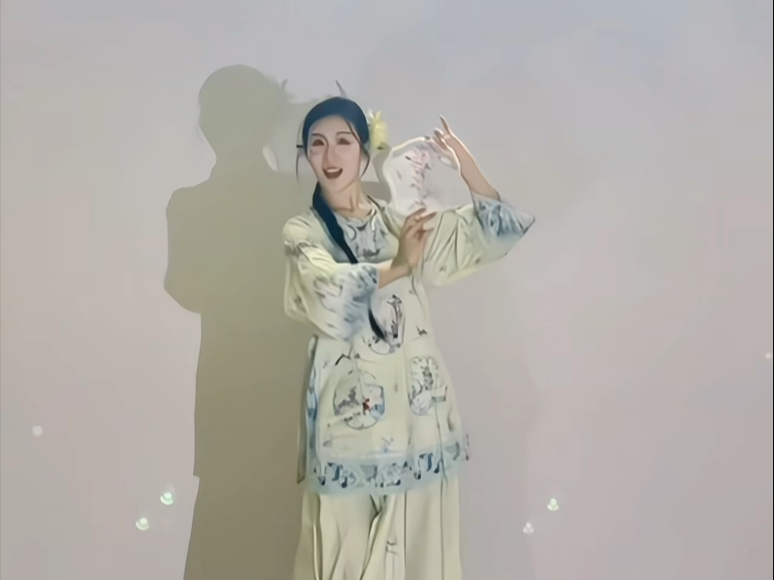 尝尝一颗东洋乌梅，出来了一个甜妹～