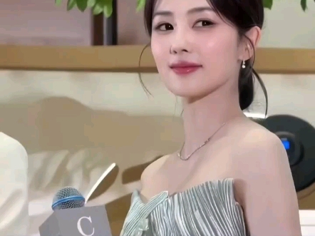 白鹿还没转型的原因找到了（白鹿一直没演正剧转型的原因找到了