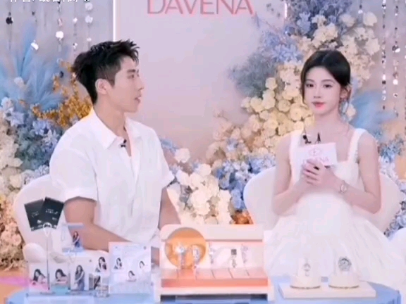 网友们，原来小鞠她自己也知道。#鞠婧祎