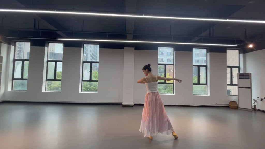 海上生明月，《天涯共此时》。