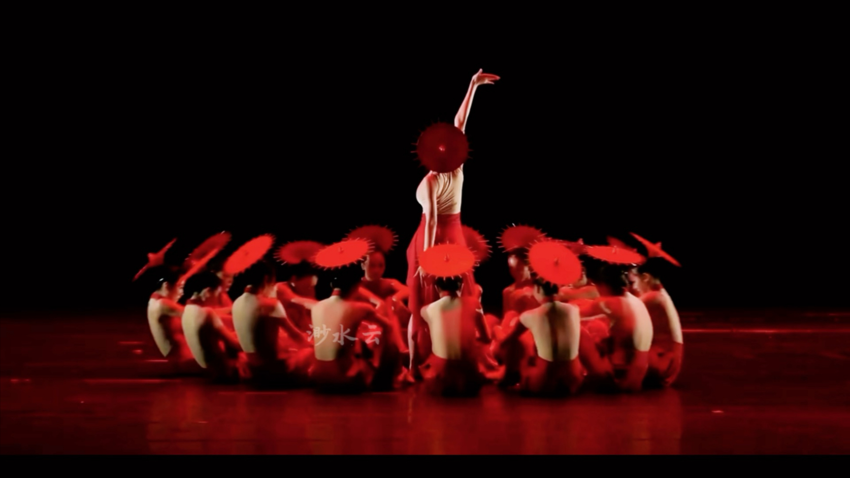 这个红色好中式荷花奖当代舞金奖《塑骨》 四川音乐学院、四