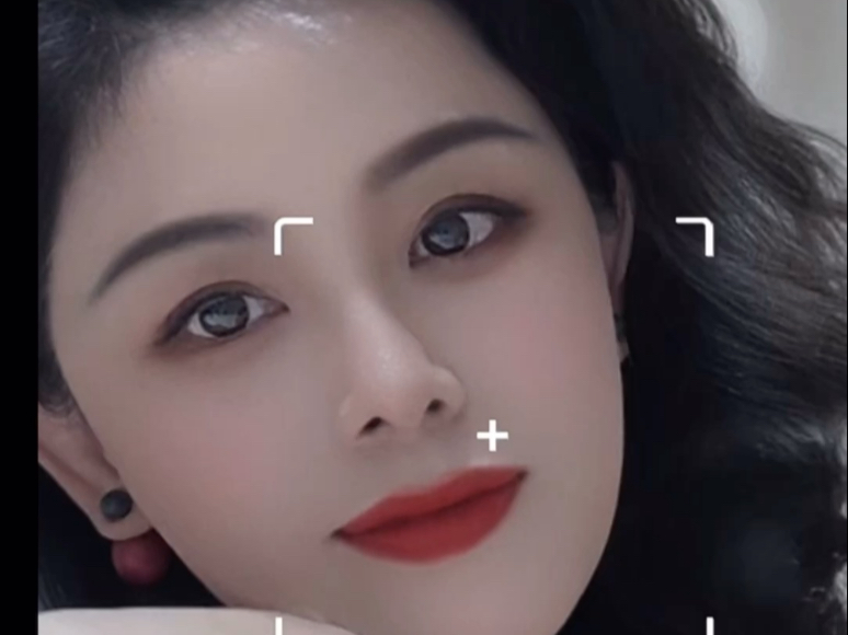 以花为簪，锦绣浪漫……#国风#形态美学