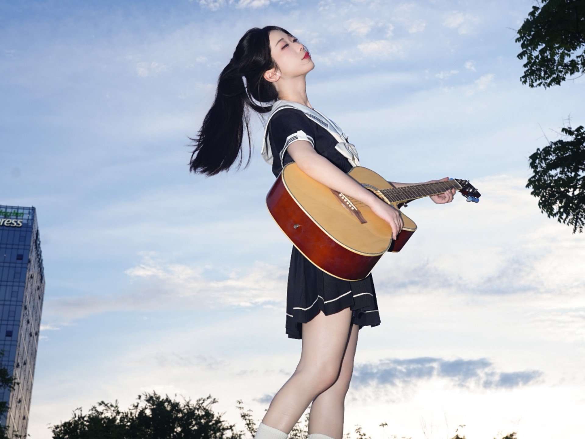 相信十年后的八月，我们还能再次相遇