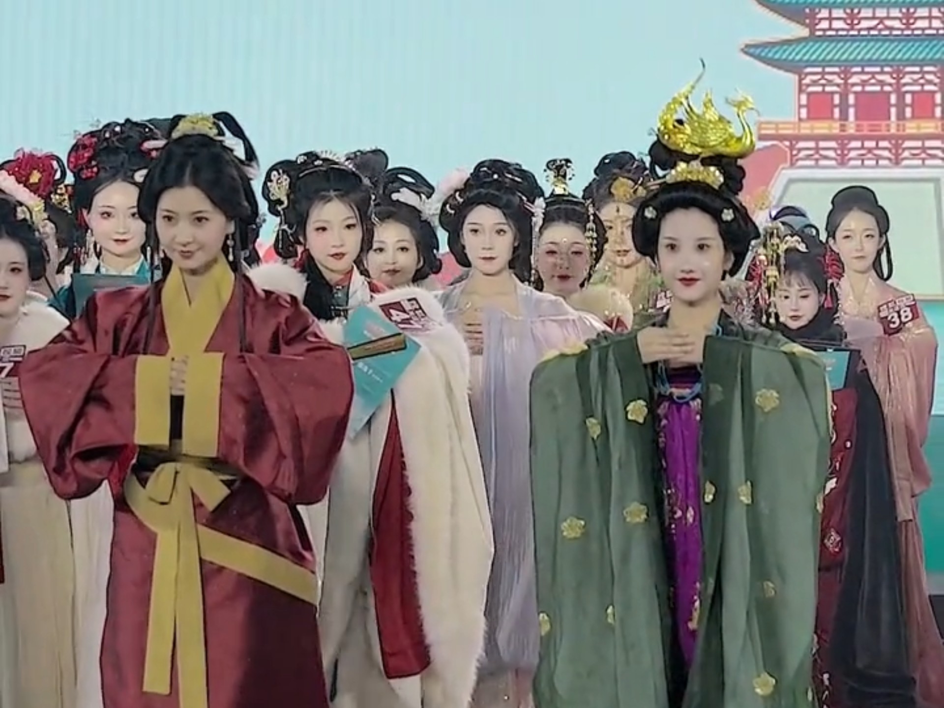 斓曦和参商带领大家行肃拜礼，你学会了没？