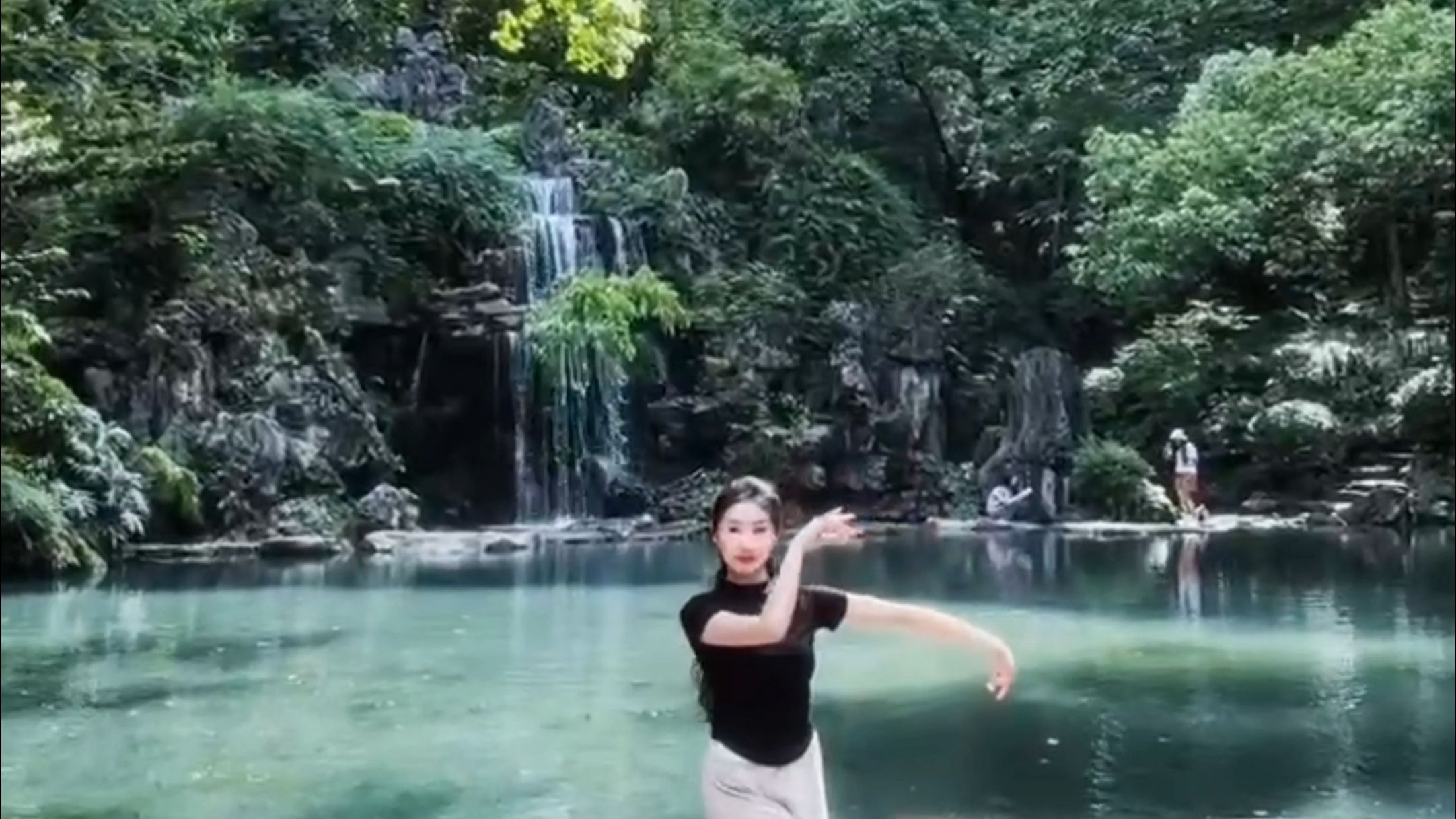 “你憔悴，我替你明媚”一首《牵丝戏》古典舞分享给大家-模模