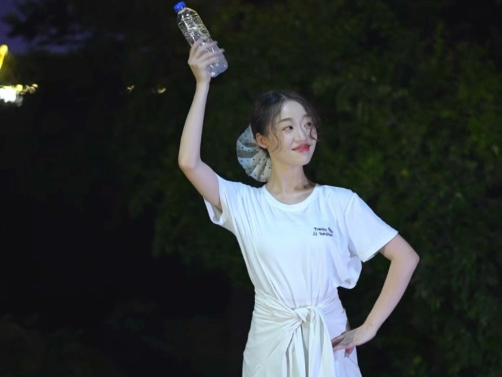 没有手鼓只有打瓶子了哈哈哈#打起手鼓唱起歌#新疆舞#民族舞