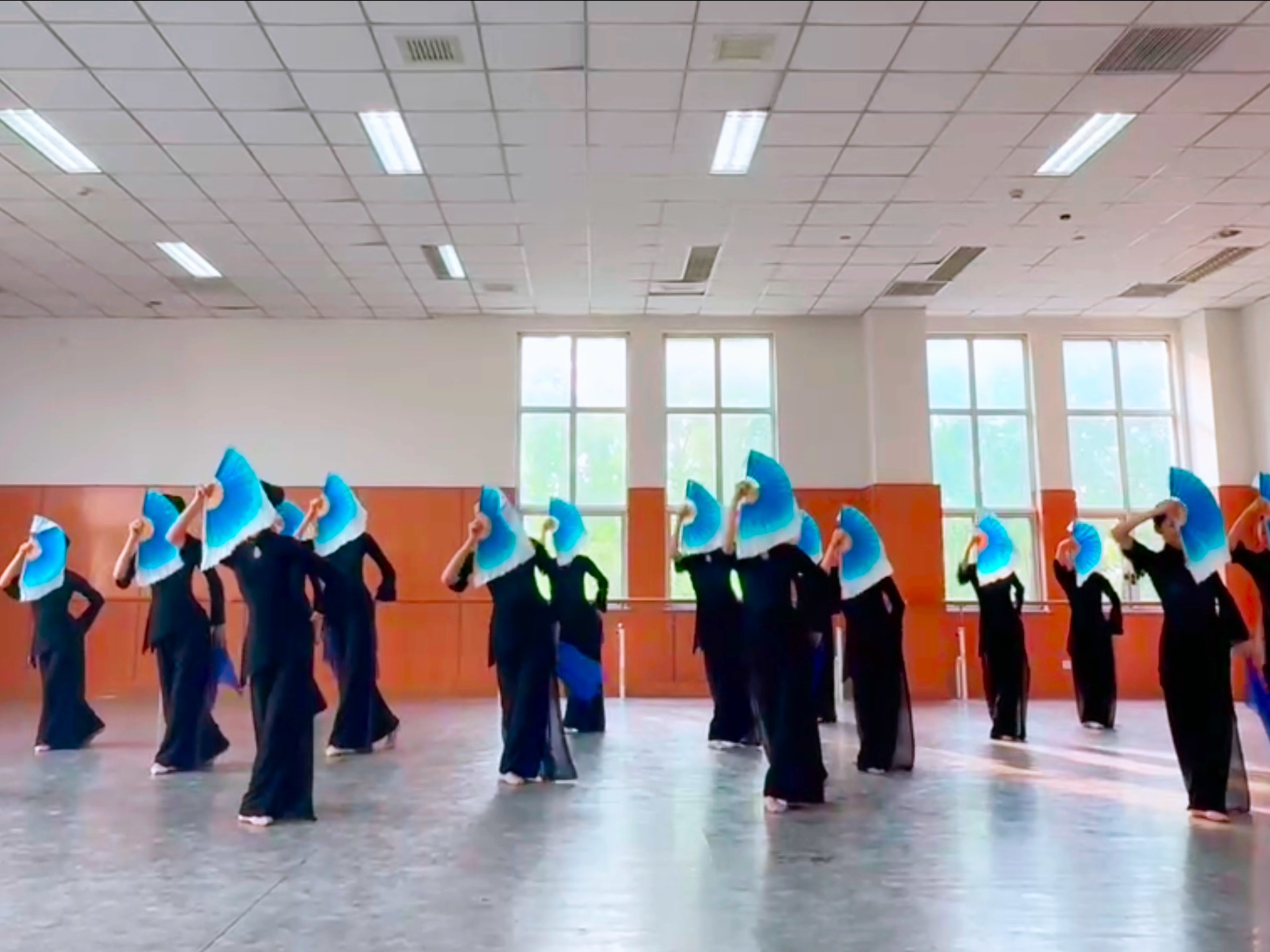 胶州秧歌正丁字步组合（中专3下）