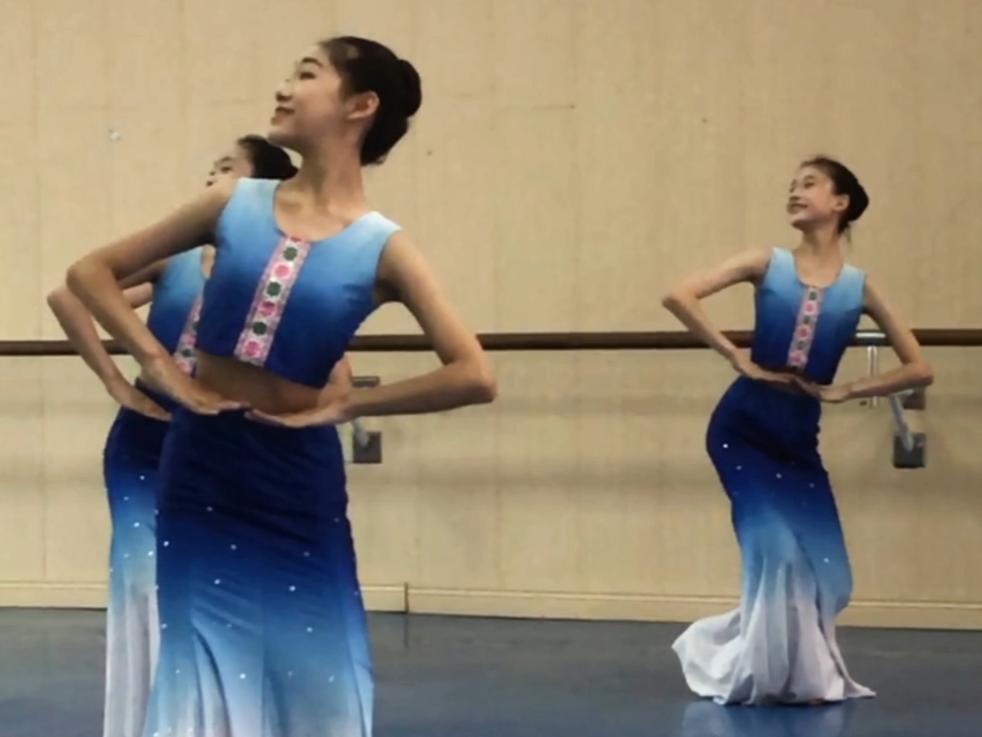 北音舞倩倩老师舞蹈教学成果展示！《傣家小妹走过来》