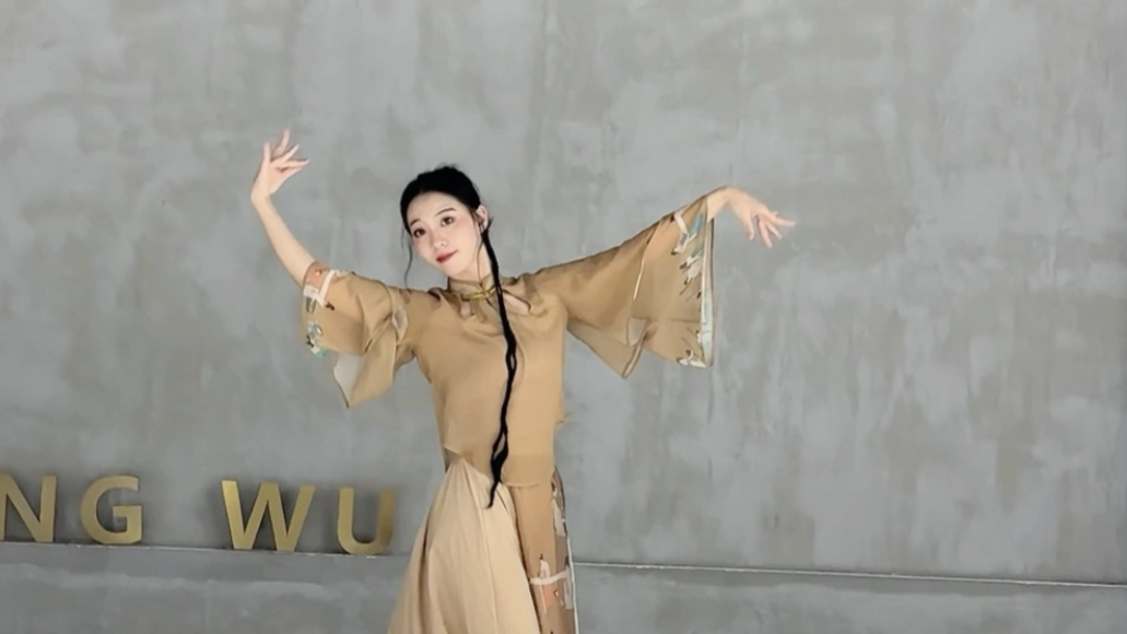 古典舞｜《小城谣》春天怎么能少了这么可爱的小城谣呢～