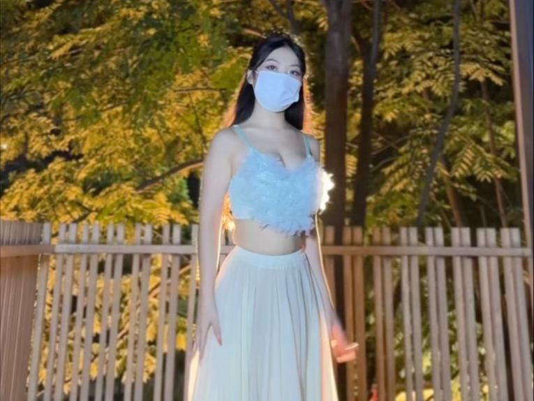 萤火虫点亮夜的星光#荷塘月色 #傣族舞