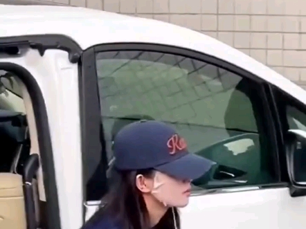 白鹿敷面膜被粉丝给吓到了。#白鹿