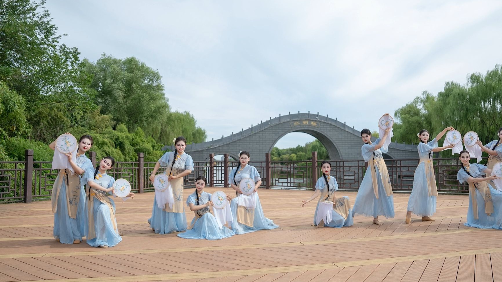 女孩子学跳舞不为气质为什么？唯美灵巧古典舞《心意欢》