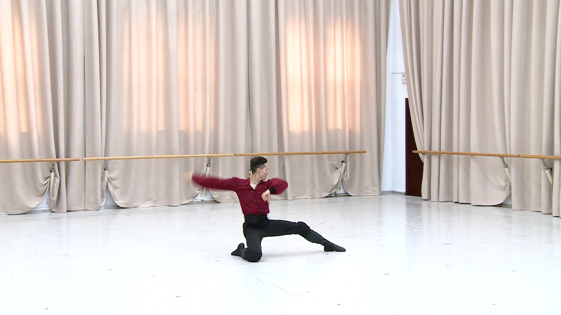 维吾尔族舞蹈《心弦》