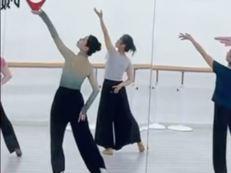 看着简单实则超难的身韵课堂呐，哭辽