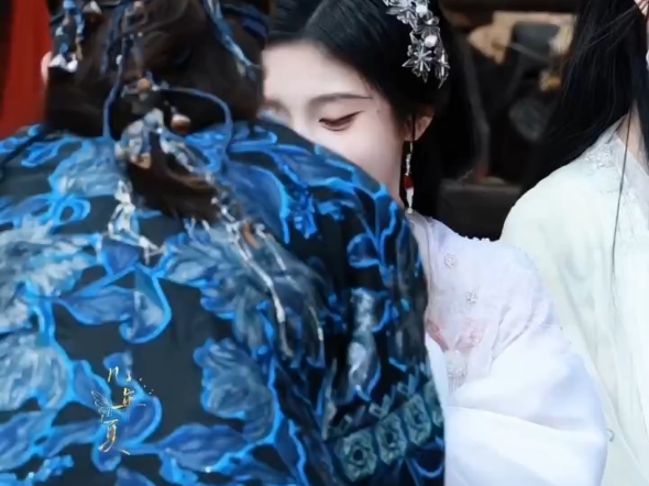 露芜衣：吓我一跳 #鞠婧祎 最美女孩