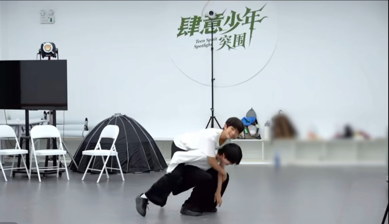 杨博文宝宝唱得好好听嘻嘻嘻