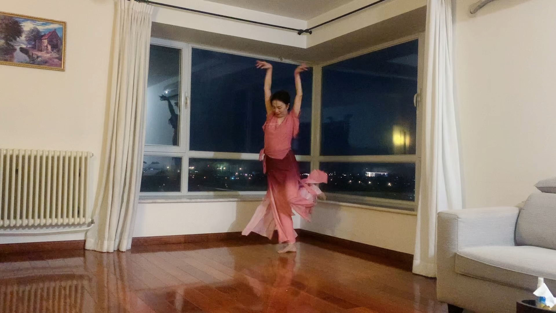 《多情种》是白小白编的舞里相对最容易学动作、最接近古典舞