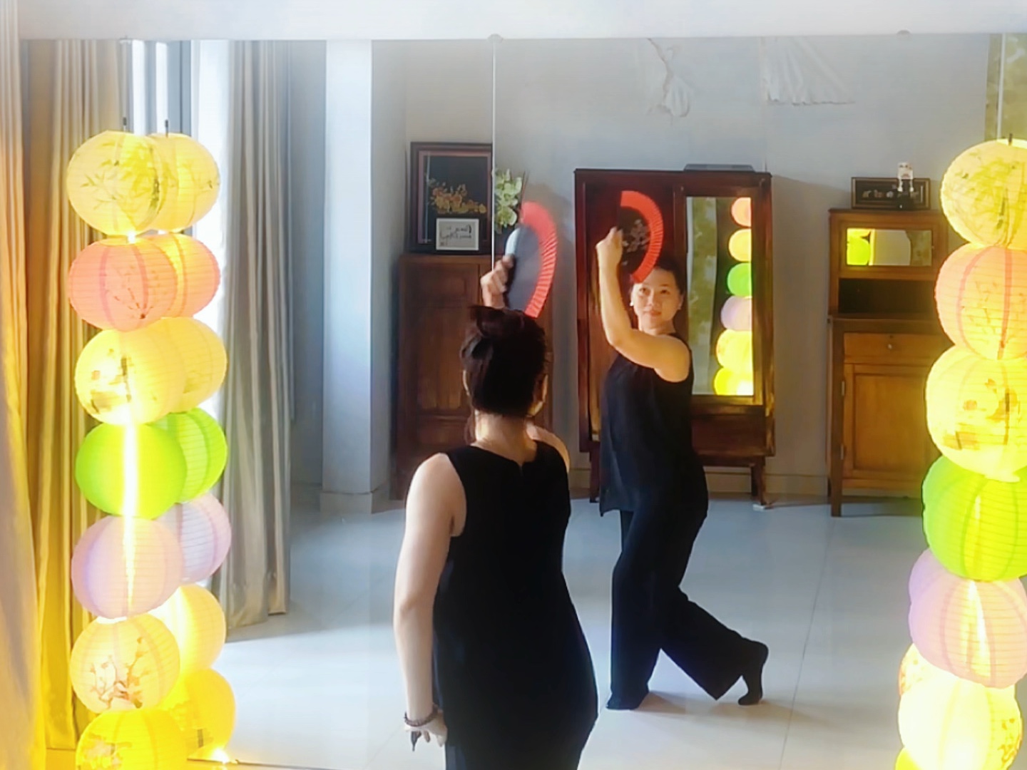 《星河转》镜面舞蹈