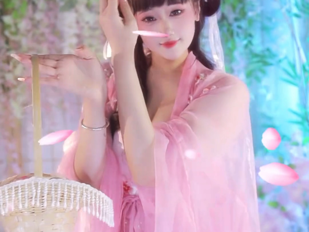 跳个小舞蹈