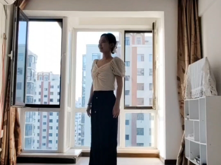 是一跳就欢乐的舞蹈呀～#藏风美少年#翻跳#思彤原创