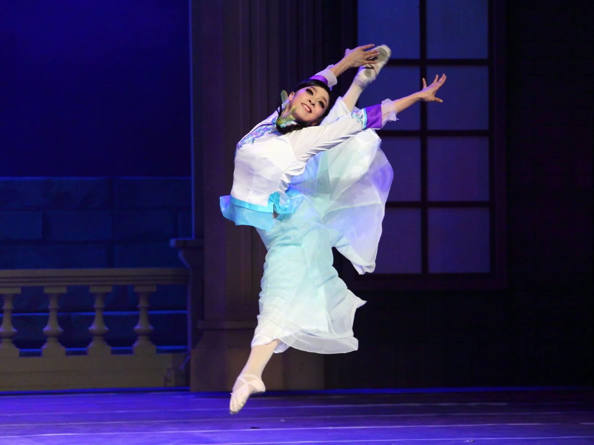 唐诗逸舞蹈《恰同学少年》，一流的技巧