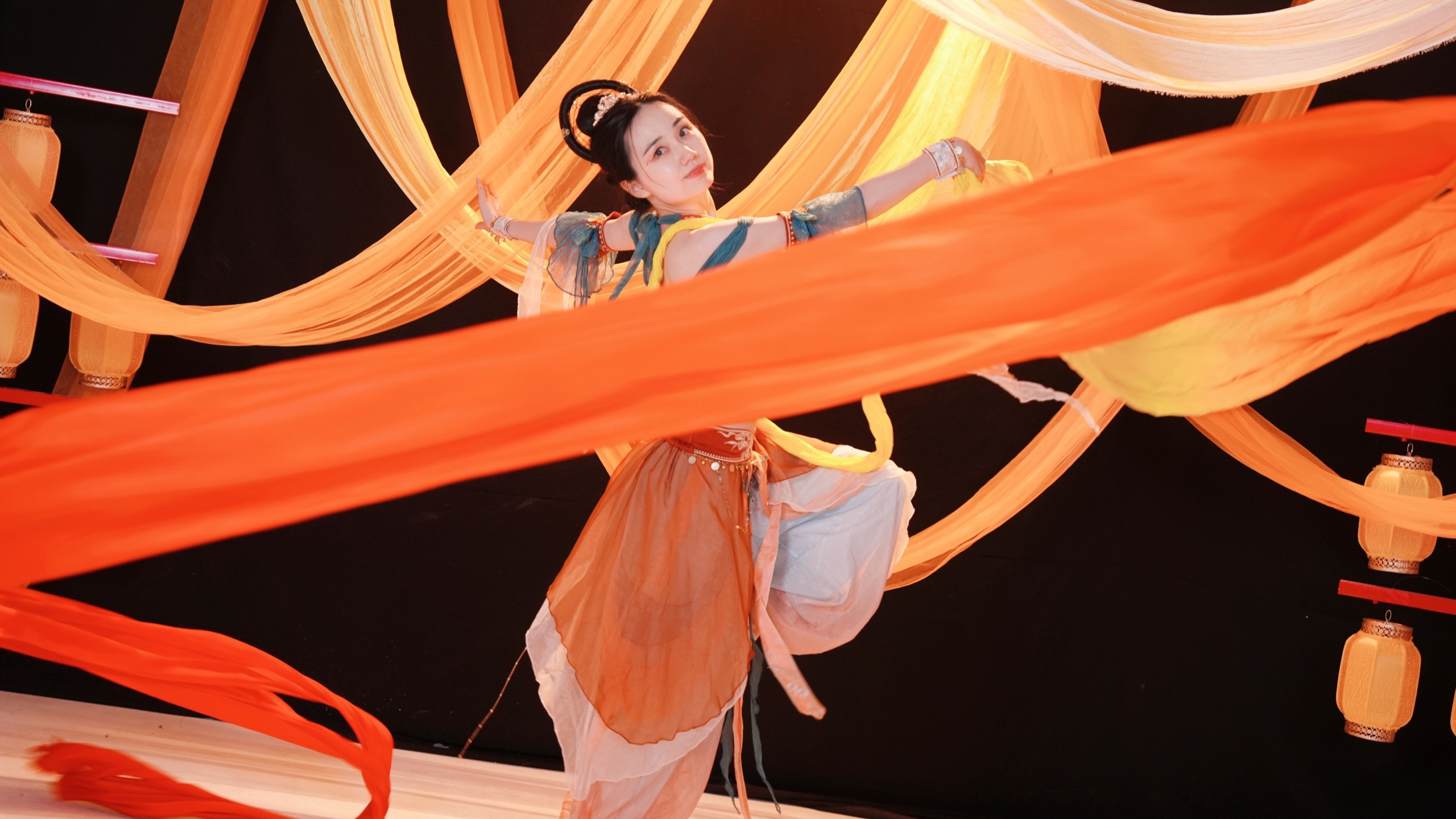 “美人舞如莲花旋”｜绝世舞姬｜长绸｜琵琶｜敦煌风小舞段【竹玉】