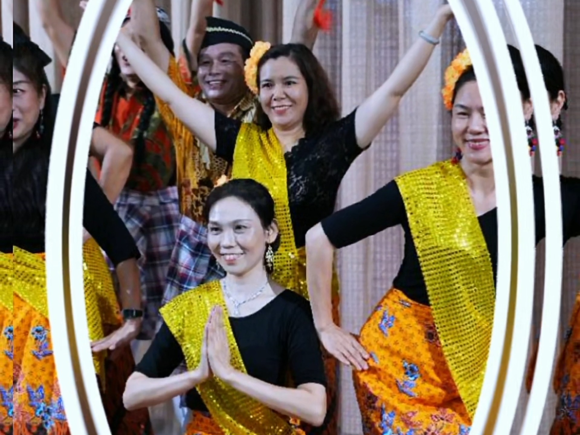 星星索艺术团影集#划船曲#印尼舞蹈#星星索艺术团演出剪影@香