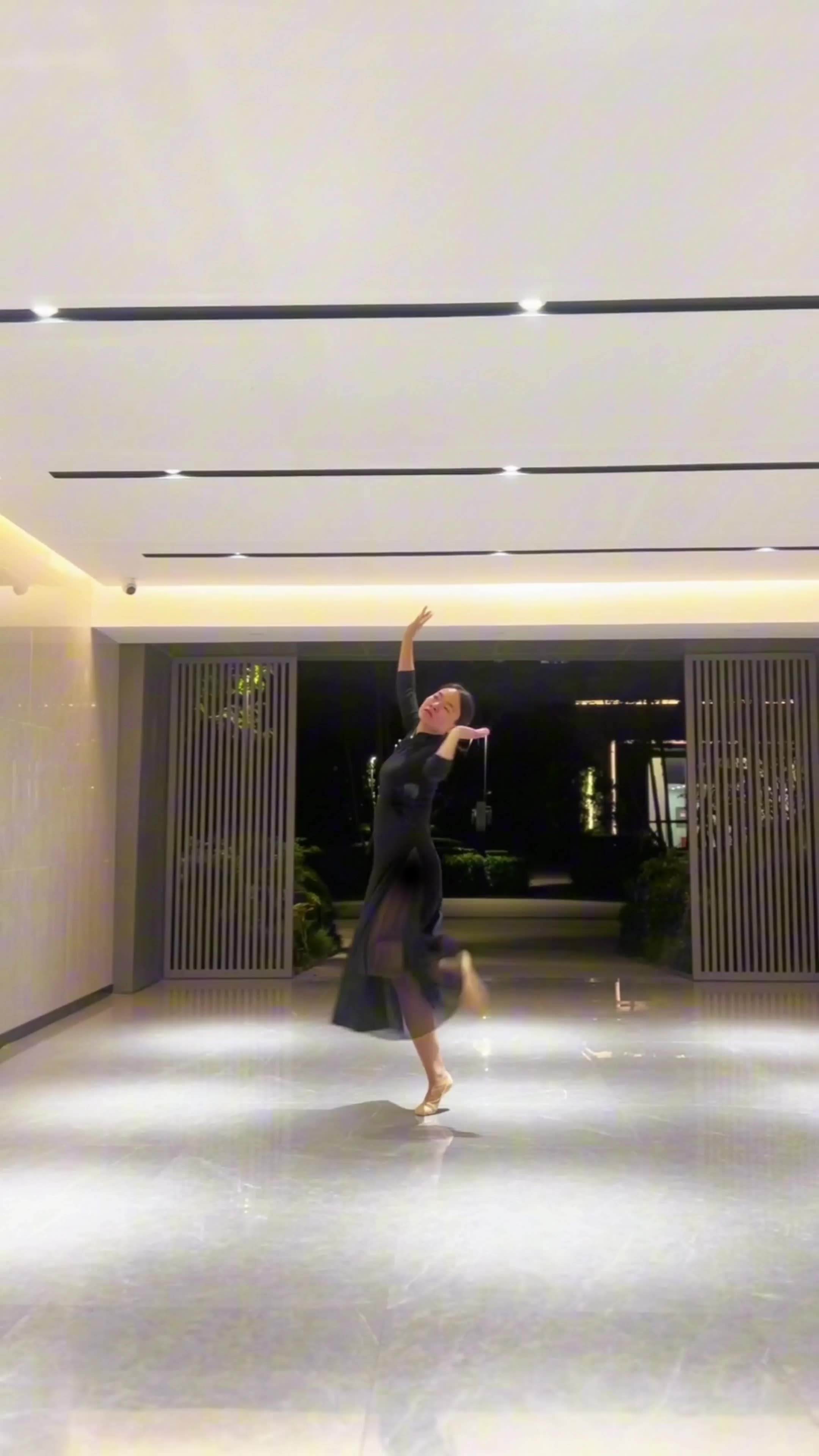 自学舞蹈《滚滚红尘》