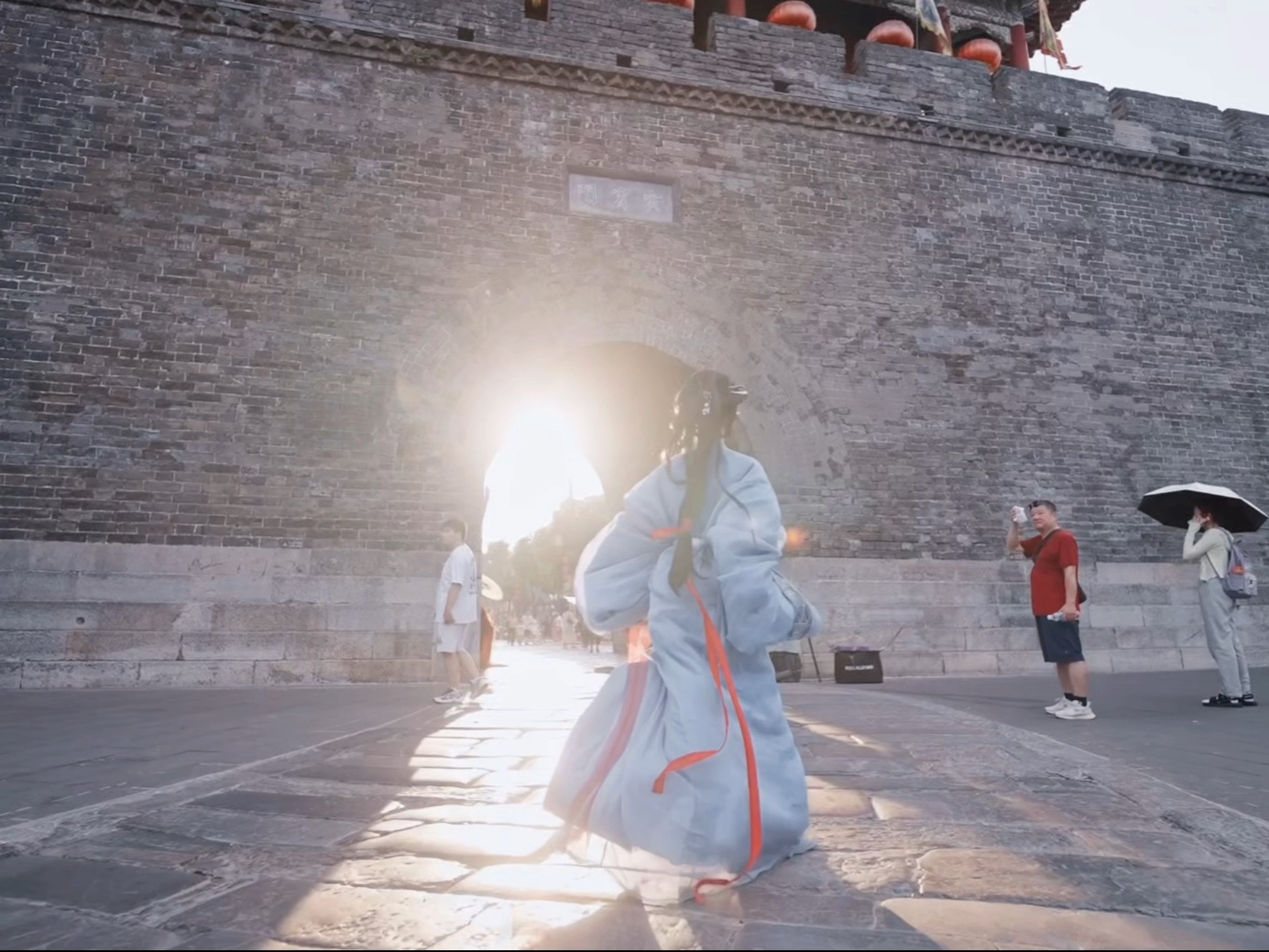 “啊姊  这局我来替你拿下”  #荆州城墙 #东方美学  #中式建