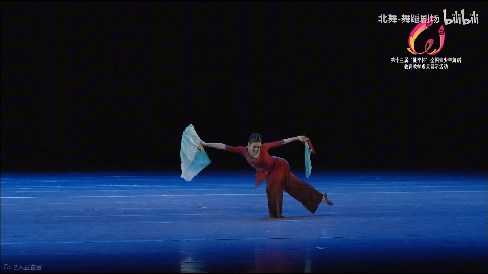 【凡妮莎超爱你】最新视频上线，求关注！